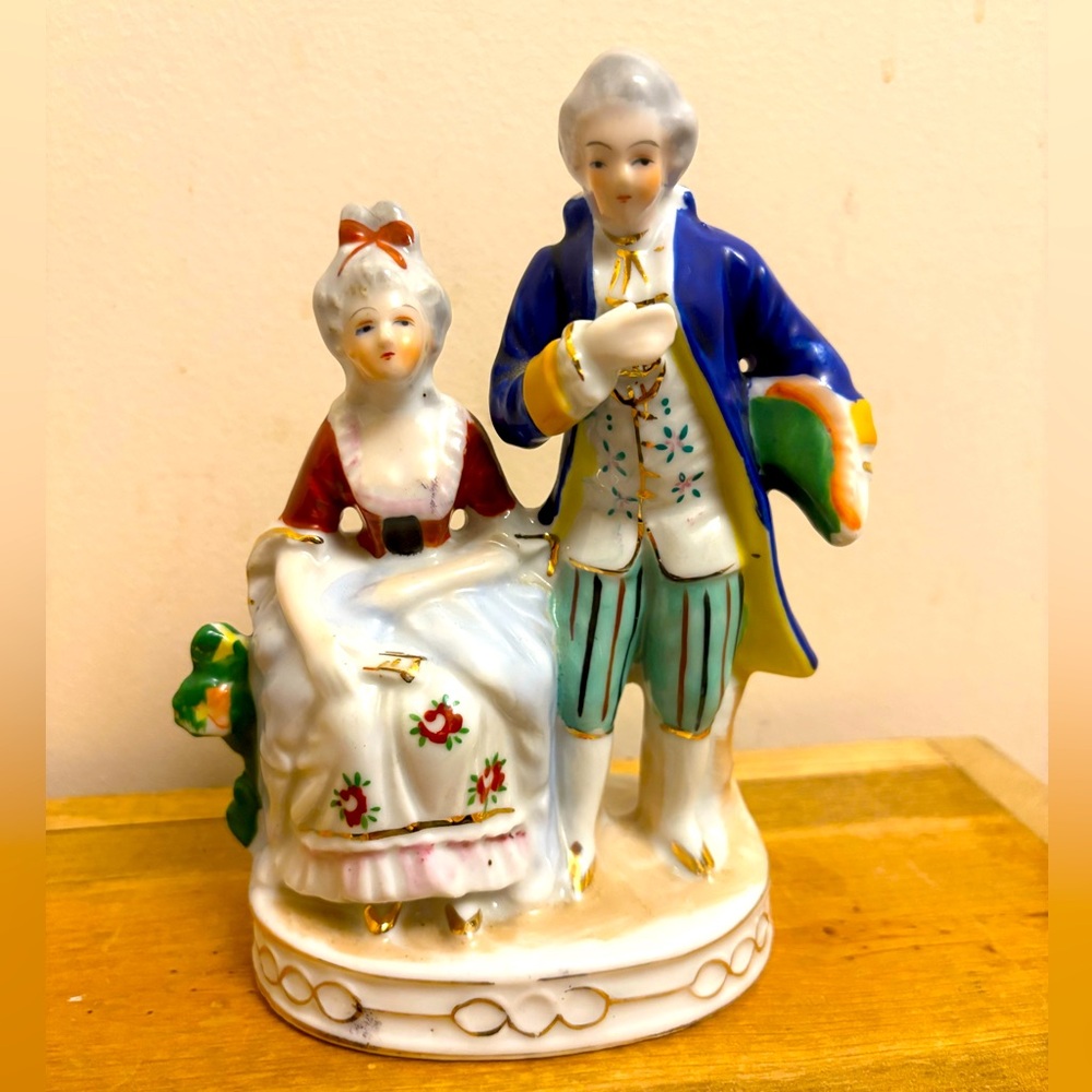 Occupied Japan Couple Hand-Painted Porcelain Figurine Gold Detail 7"